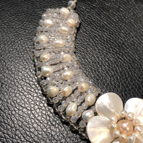 NEW “Vivah” flower and Pearl statement necklace - Picture 4 of 6